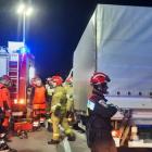 Tragiczny wypadek na A4. Bus wbił się w tira. Jedna osoba nie żyje  Autor: OSP Zagrodno