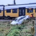 Wrocław: Auto z matką i dwójką dzieci wjechało pod pociąg  Autor: is