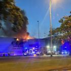 Wrocław: Pożar w sklepie meblowym i sali zabaw. Firmy zamknięte, sprawdzają powietrze...