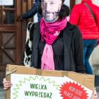 Protest przeciw sprzedaży działki deweloperowi: “Jacek nie przerżnij tego miasta”...