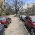 Na ul. Powstańców Śląskich zmotoryzowani radzili sobie, stając na chodniku - bo choć to...