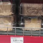 Chałwa na wagę to kolejna słodkość chętnie kupowana przez odwiedzających sklepy...