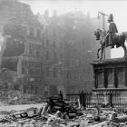 Wrocław 1945, pomnik król Fryderyka Wilhelma III  Autor: fotopolska.eu