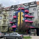  Kolorowa plomba przy Wybrzeżu Wyspiańskiego 36 we Wrocławiu to...