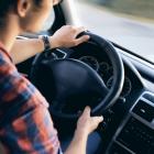 Zwalniają też w branży transport i magazynowanie. Tu w ciągu roku z pracą pożegnało się...