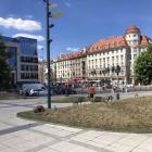 Problem z zielenią przed Dworcem Głównym we Wrocławiu - trawniki wysychają  Autor:...