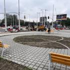 Skwer z betonu przy wielopasmowej jezdni. To miejsce im. Adama Wójcika  Autor: Jakub Jurek