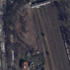 Zielony teren koło stacji Wrocław Brochów jest coraz mniej zielony (fot. rok 2021)...