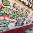Na Bolesława Chrobrego murale zdobią przejście na podwórze. Spotkacie tam Bolesława...