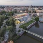 Wyspa Słodowa położona w samym sercu Wrocławia - pięć minut spacerem od Rynku - to tu...