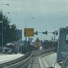 Karetka przewrócona na bok. Jechała na sygnale, gdy wjechało w nią audi  Autor: Pomoc...
