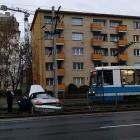 Utrudnienia dla pasażerów MPK. Samochód wpadł na torowisko  Autor: Kasia Szałaj