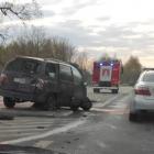 Wypadek na obwodnicy Leśnicy. Po zderzeniu z ciężarówką jedna osoba ranna  Autor:...