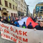 Marsz papieski idzie przez Wrocław. Kilka tysięcy uczestników  Autor: Marcin Kruk