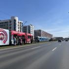 Pali się tramwaj na ulicy Legnickiej. Na miejscu pracują strażacy  Autor: Jakub Jurek