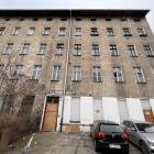 Akademia Sztuk Pięknych we Wrocławiu chce wyburzyć opuszczony budynek mieszkalny w złym...
