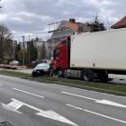 Wypadek na ulicy Wyścigowej. Auto zderzyło się z ciężarówką  Autor: Jakub Jurek