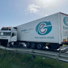 Zablokowany zjazd z AOW po wypadku ciężarówki  Autor: UNIWER AUTO