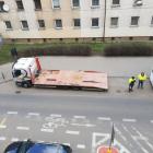 Kierowca ciężarówki obsługującej budowę przy ul. Komuny Paryskiej odmówił przyjęcia...