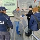 Protest pod marketem Lidl. Chodzi o jakość mięsa i warunki hodowli  Autor: k