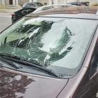 Półnagi mężczyzna uszkodził auto.  Autor: Policja wrocławska
