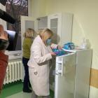 Do USK dostarczono 450 pierwszych dawek szczepionki przeciwko COVID-19  Autor: USK we...