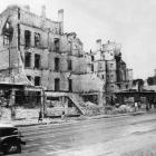 Rok 1946. Południowa strona ulicy Piłsudskiego między ulicami Świdnicką i Komandorską...