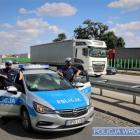 Mężczyźnie pomogli policjanci z Wrocławia  Autor: KMP we Wrocławiu