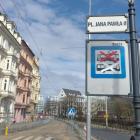Mieszkańcy Kępy Mieszczańskiej skarżą się na złą koordynację remontów i odcięcie ich od...
