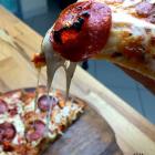 Pizza Bunga (Inżynierska, Gazowa, Bulwar Dedala, Rydygiera) - pizza Carolina : salami...