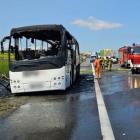 Autobus z dziećmi z Wrocławia zapalił się na autostradzie A4. Są ranni  Autor: KP PSP...