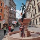 Wrocławski Szermierz zamiast szpady otrzymał gitarę.  Autor: Konrad Żórawowicz