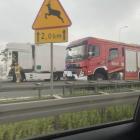 Wypadek na AOW. Tir zderzył się z busem, są ranni  Autor: Marcin Bronisławski