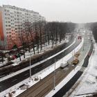 Gęsty śnieg sypie na Wrocław. Robi się ślisko, a w mieście trzy piaskarki  Autor: Jakub...