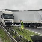 Zablokowana AOW po wypadku tirów. Trwa naprawa bramownicy  Autor: OSP KSRG Gniechowice