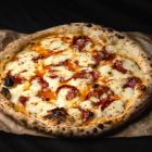 Happy Little Truck przy Długosza i Braniborskiej - pizza chorizo (bez sosu): chorizo,...