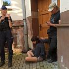 Wrocław: Przykleili się do drzwi siedziby wielkiej instytucji  Autor: mat. pras.