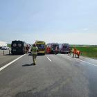 Pożar autokaru z dziećmi z Wrocławia na autostradzie A4. Są ranni  Autor: KP PSP...