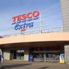 Całodobowe Tesco przy ul. Długiej 37/47, po modernizacji nie było już czynne nocą....