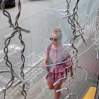 Policja poszukuje kobiety ze zdjęcia. Jej ofiarą może stać się każdy  Autor: Policja...