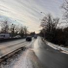 Wycinka drzew przy Karkonoskiej. Przejazd i przejście zamknięte  Autor: Jakub Jurek
