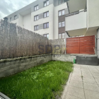Mieszkanie o pow. 40 m kw. znajduje się na Muchoborze. Posiada przedpokój, garderobę,...