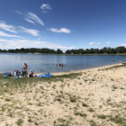 Czas nad wodą można spędzić też w Chrząstawie Wielkiej (gmina Czernica). Nieopodal wsi,...