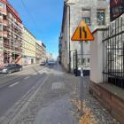 Wrocław: Niezgodna z przepisami tablica zniknęła z Jedności Narodowej  Autor: mk