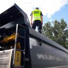 Wywrotka z gruzem miała przejechać 4 kilometry. Po drodze była kontrola ITD  Autor: ITD...