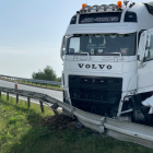Zablokowany zjazd z AOW po wypadku ciężarówki  Autor: UNIWER AUTO