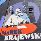 Przy ulicy Władysława Łokietka zobaczycie mural z postacią Marka Krajewskiego  Autor: JJ