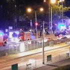 Dachowanie na Pilczyckiej. Poszkodowaną osobę trzeba było wydobywać z pojazdu  Autor:...