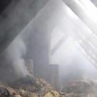 Pali się dom jednorodzinny. Strażacy szukają kolejnych osób  Autor: OSP KSRG Gniechowice
