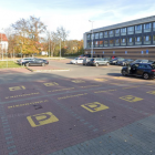 Biedronka, Wróblewskiego 
 
Parking przy Biedronce koło wrocławskiego zoo dla tych,...